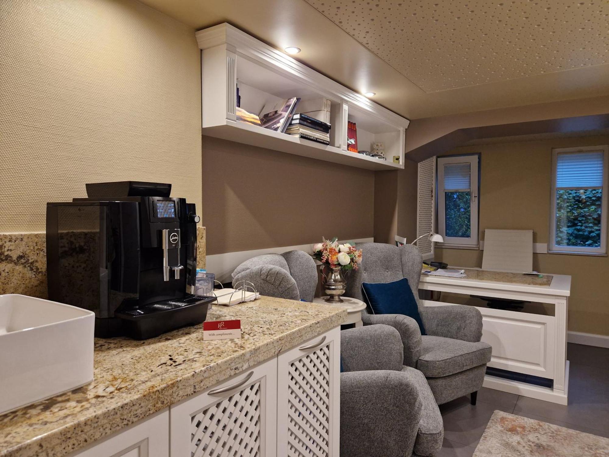 R & R Apartments София Екстериор снимка